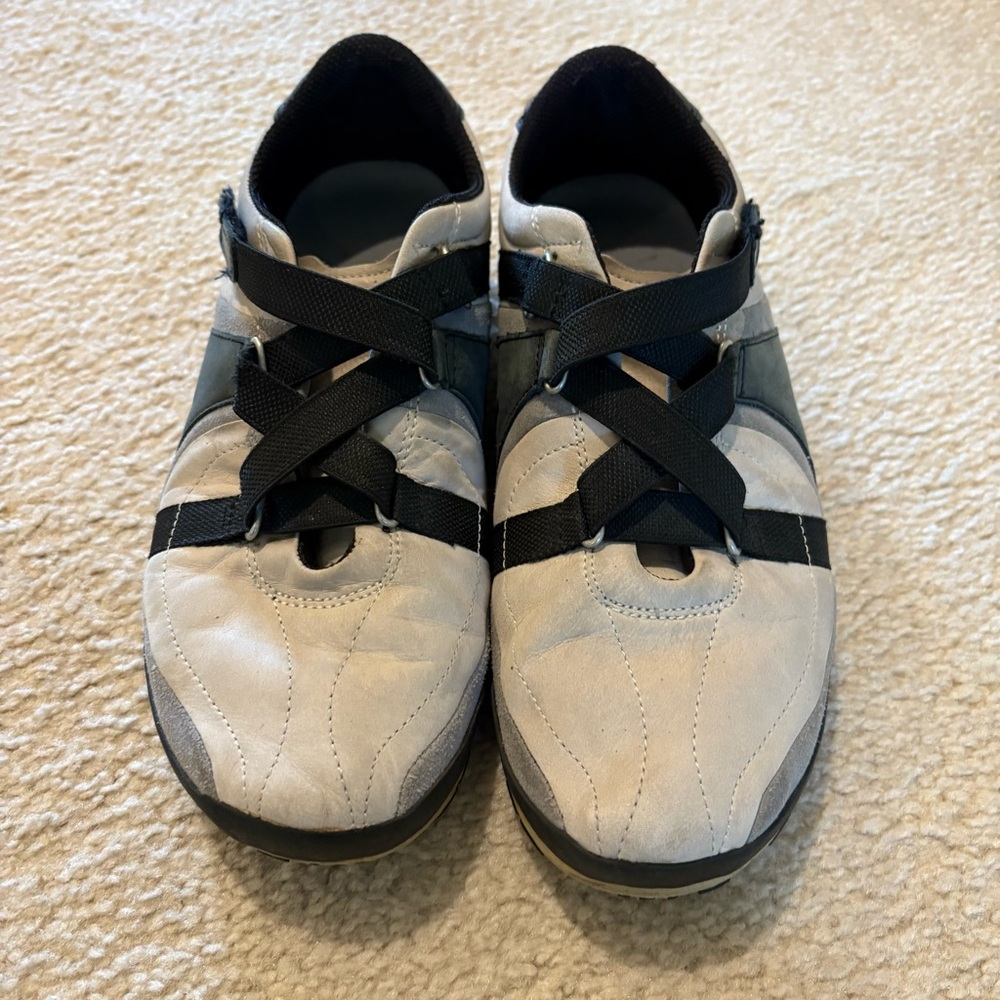 Tsubo Women's Gray and Black Slip-On Sneakers